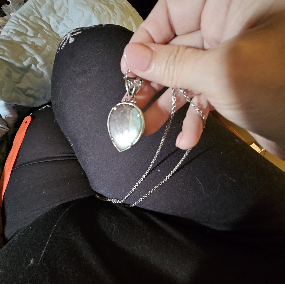 Elegant Silver and Brown Pendant Necklace - Picture 6 of 12